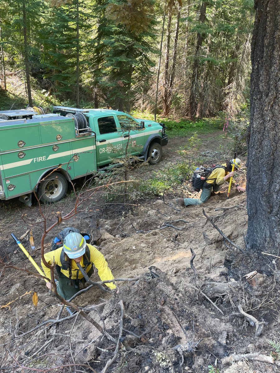 RRSNF's tweet photo. Red Flag Warning issued today and into the night for gusty winds and low relative humidity for the #RRSNF. A Red Flag Warning has also been issued for dry thunderstorms with gusty outflow winds Wednesday for the southeast area of the RRSNF. See more here https://t.co/HA91BgbZcQ https://t.co/X30BM5zOHP