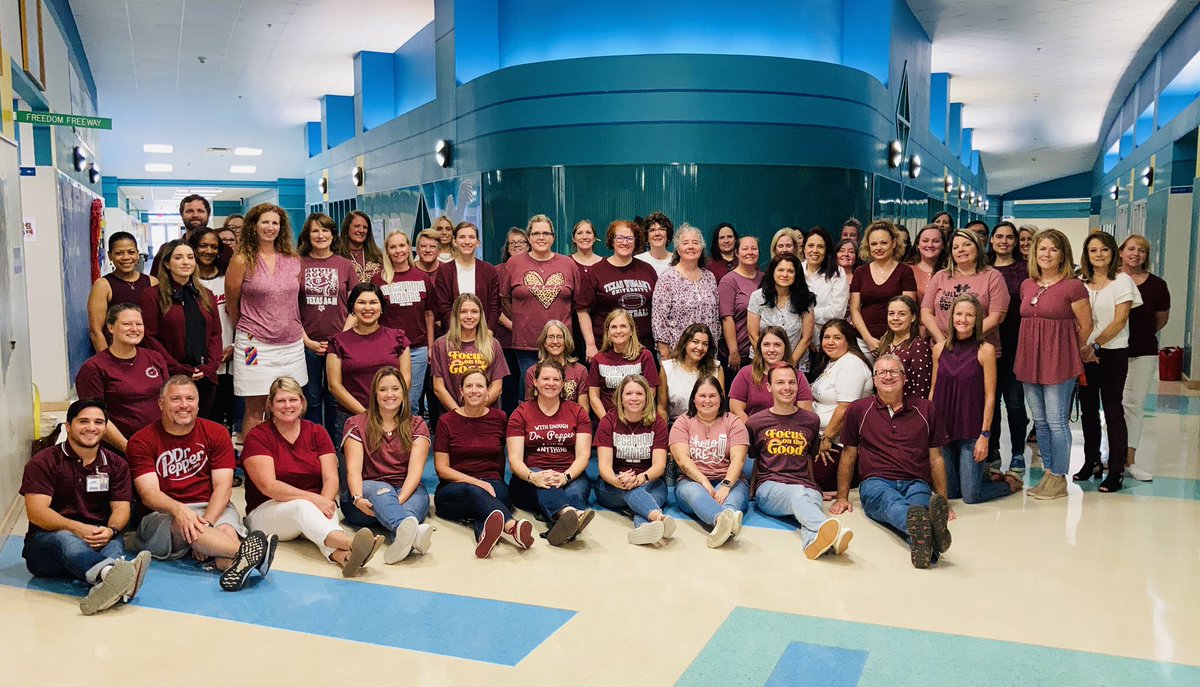 bbmsbronco's tweet photo. Liberty Stands with Uvalde! #possibilities2223 #OneLISD #LISDCulture #UVALDESTRONG https://t.co/S0YRB5X5HN