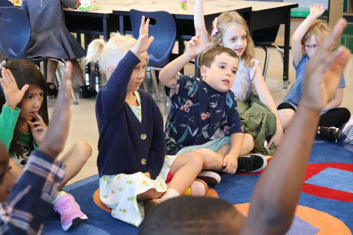 CloverParkSD's tweet photo. What a big day for our newest class of kindergarten students! ππ Parents held back tears as they sent their students off for the first day of school, but the students couldnβt wait to join their teachers and new friends in the classroom. #CPSDFirstDay #CPSDFutureReady https://t.co/B82MhGLdHq