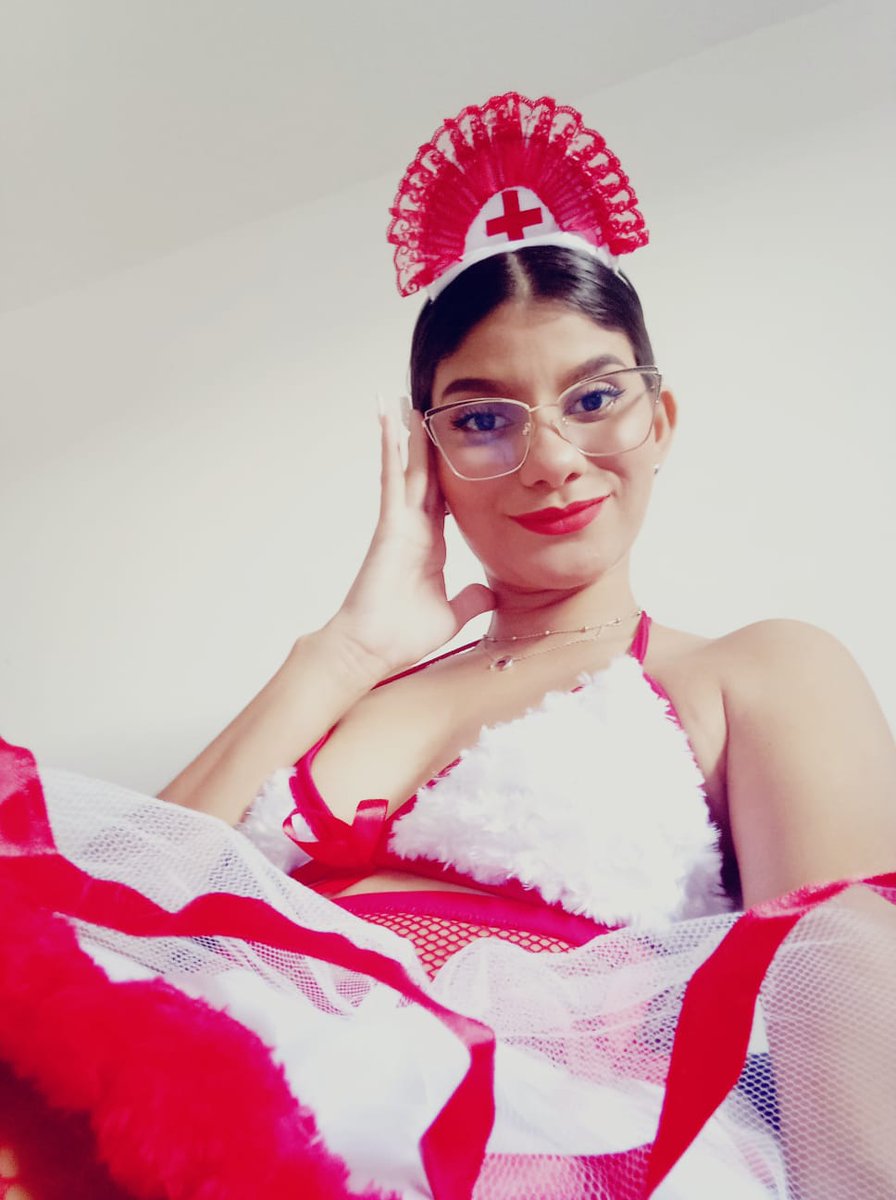 meganstar's tweet photo. Alguien tiene una urgencia en enfermería? @amateur_tv @wesugarfans https://t.co/a5BZq0ytOh