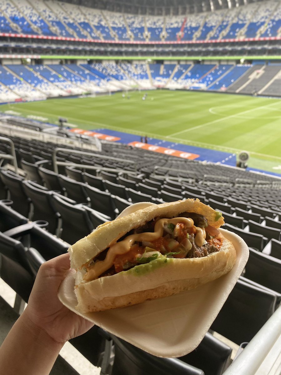 chino_arrieta's tweet photo. #Monterrey VS #CruzAzul ⚽️👏🏻                      Y con este clima se antoja una deliciosa #TortaArrachera #TortaChorypan #TortaMixta #TacosdeArrachera del inigualable el auténtico sabor del ChinoArrieta.       📍Visítanos en puntos “Del Córner dentro del estadio https://t.co/s6w4xImuW0