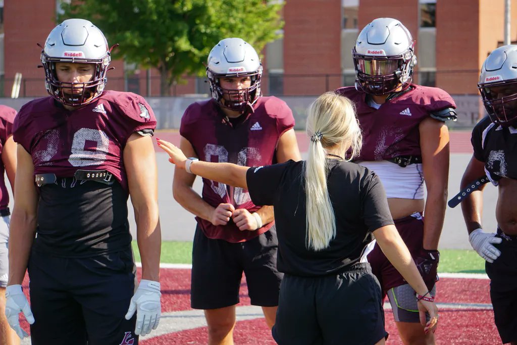 UWLEagleFB's tweet photo. Linebacker Preparation 🦅 

#TheExperience #d3fb @kellycline__ https://t.co/1LlmsVkutR