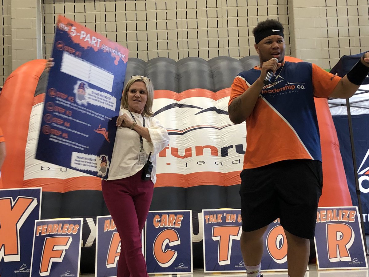 KanesKiddos's tweet photo. Have you heard? @apexleaderco is at Walker! It’s our @WalkerStarsPTA fundraiser, and it teaches our #WalStars how THEY can all be leaders! #mymisd #WalkeratWork https://t.co/cbtv0QIGgr