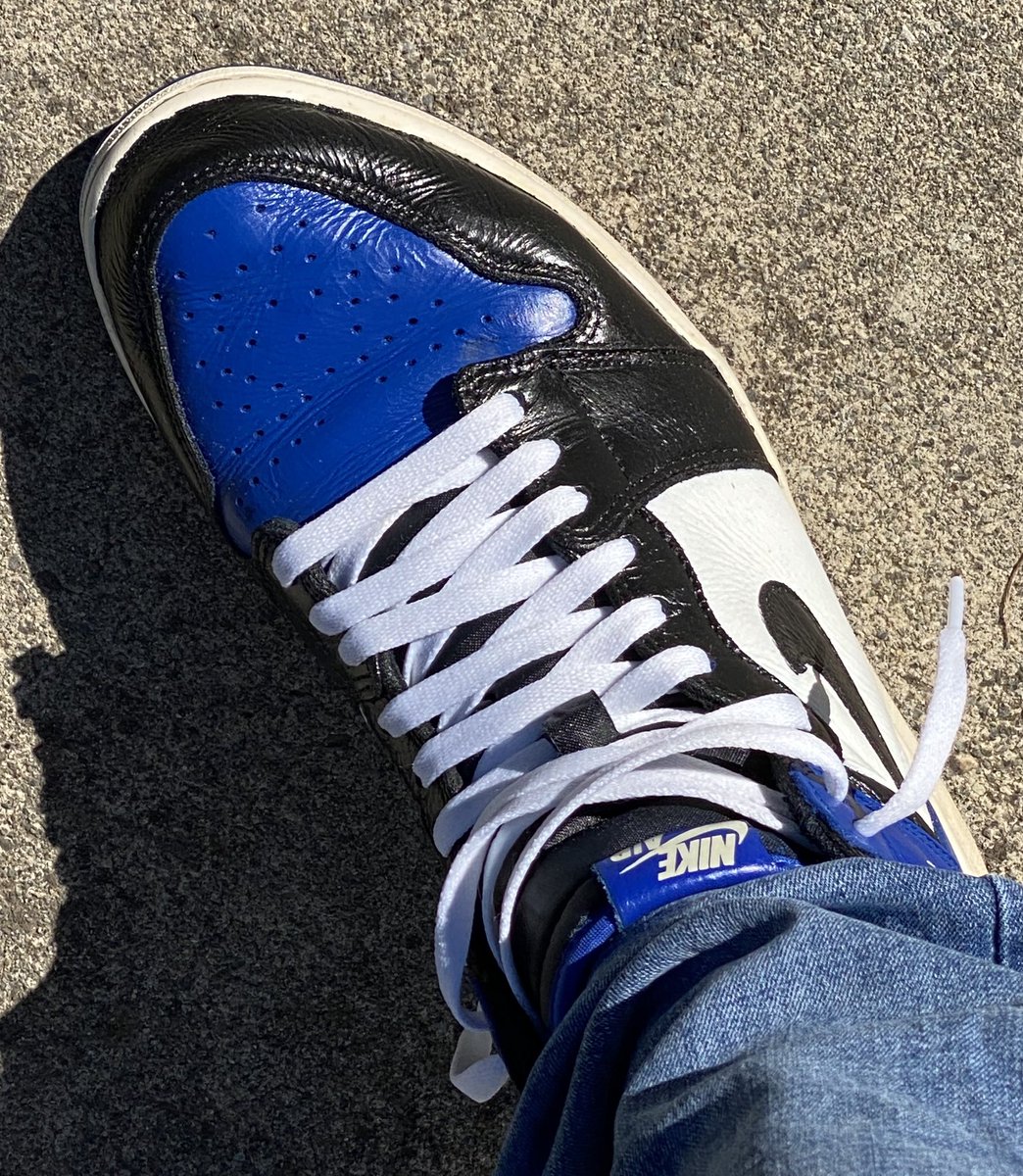DJKingJam's tweet photo. My own #customs for the #KOTD
Thanks to my 2018 hyper royals…
🫡💙🏆
#wearyourcustoms #jordan @Jumpman23 @Nike #aj1 #airjordan #1s #yoursneakersaredope #kickcheck #kicks #sneakerhead #sneakers #jordancustom #customshoe #mycreation #jordan1 #angelus https://t.co/yYkYZg0mWC