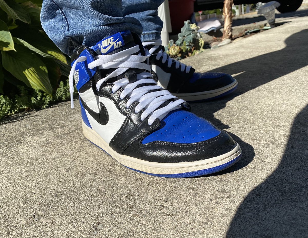 DJKingJam's tweet photo. My own #customs for the #KOTD
Thanks to my 2018 hyper royals…
🫡💙🏆
#wearyourcustoms #jordan @Jumpman23 @Nike #aj1 #airjordan #1s #yoursneakersaredope #kickcheck #kicks #sneakerhead #sneakers #jordancustom #customshoe #mycreation #jordan1 #angelus https://t.co/yYkYZg0mWC