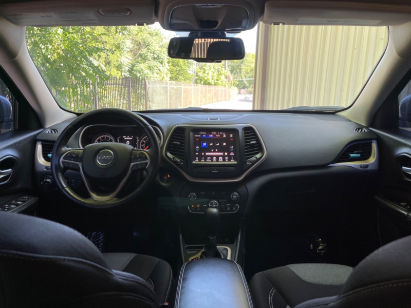 The_CarCo's tweet image. 2014 JEEP CHEROKEE FWD 4DR ALTITUDE
Vin: 1C4PJLCS5EW170563
Price: $12,900
Miles: 136,000
Call: 469-929-4777
Schedule an appointment today.
#motor_vehicle #autotag #carautomotive #designcar #usedcardealership #motorvehicle #thecarlovers #carofinstagram #carspot #autotrend