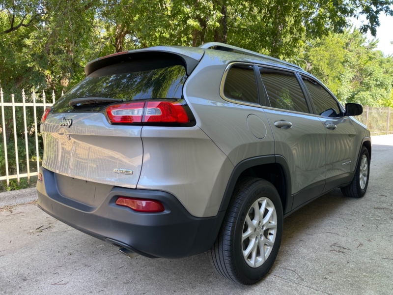 The_CarCo's tweet image. 2014 JEEP CHEROKEE FWD 4DR ALTITUDE
Vin: 1C4PJLCS5EW170563
Price: $12,900
Miles: 136,000
Call: 469-929-4777
Schedule an appointment today.
#motor_vehicle #autotag #carautomotive #designcar #usedcardealership #motorvehicle #thecarlovers #carofinstagram #carspot #autotrend