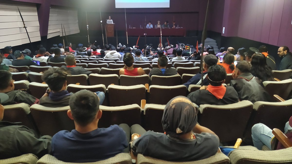 #AHORA Conversatorio: Exigibilidad de derechos colectivos en el #Ecuador desde el auditorio de la @CDHPUC con la participación de nuestra compañera @_alenarvaez, guardia indígena de @CofanesS 🔴 Transmisión #EnVivo 👇🏼 facebook.com/cdhpuce/videos…