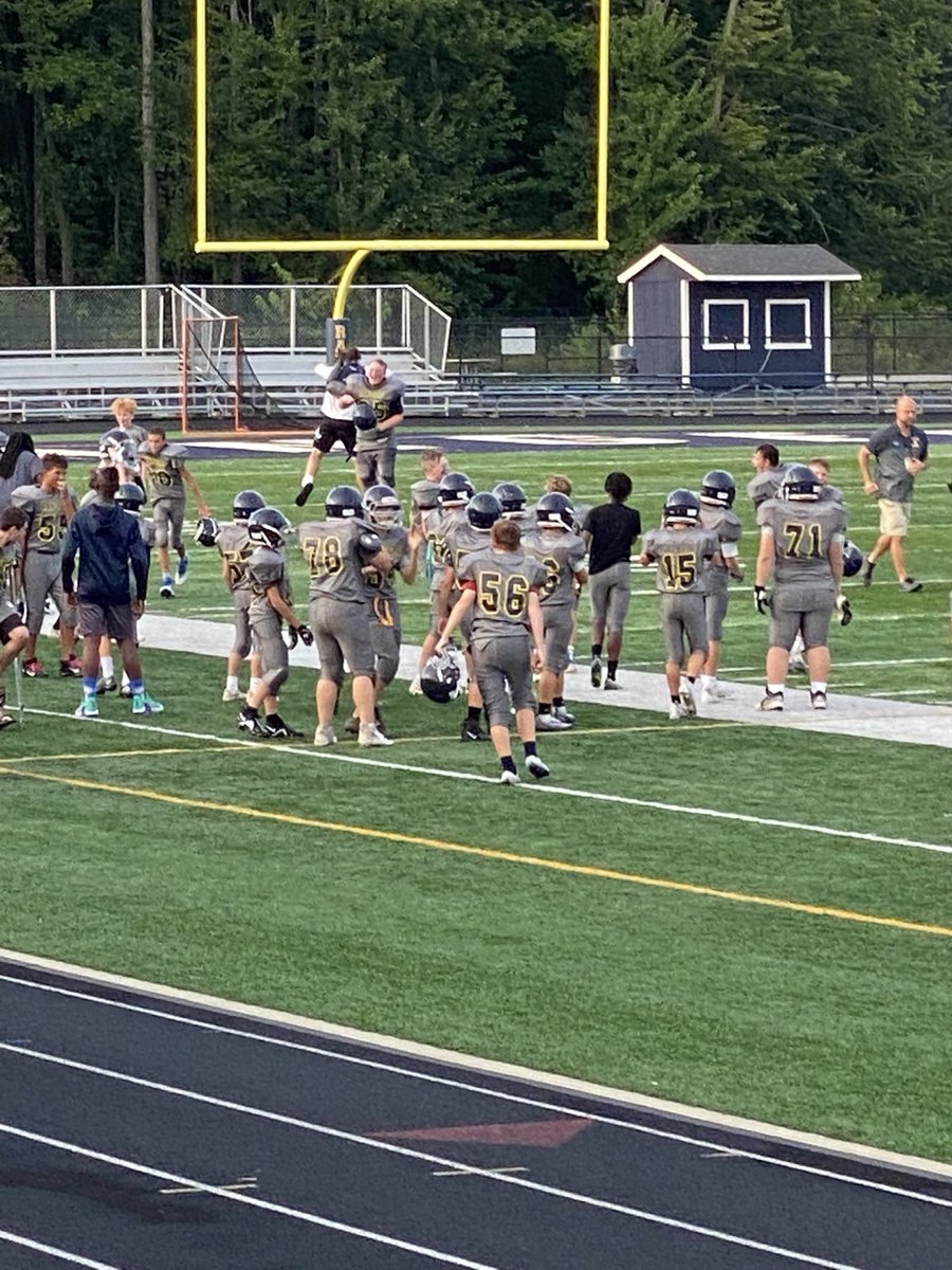 7th grade Rangers fought hard for a victory tonight!  #RangerSTRONG ⁦@NRCSRangers⁩ ⁦@NR_Rangers⁩