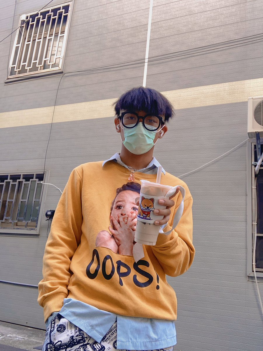 yong_chi31's tweet photo. 快秋天了 秋天的第一杯奶茶收到了嗎🥤 https://t.co/rbc7fPUUgf