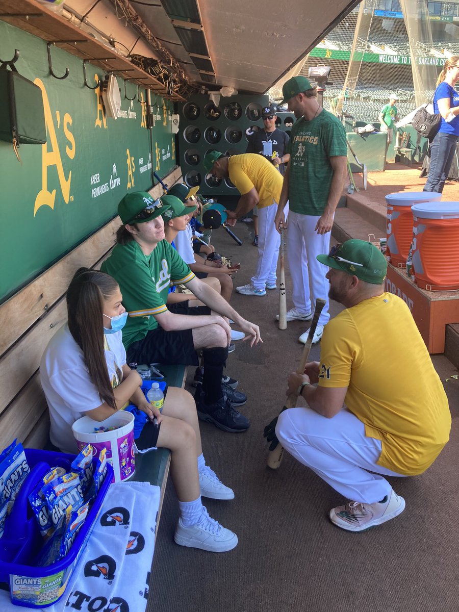 Janie McCauley tweet media