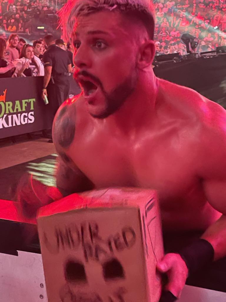 Mark_Chandler52's tweet image. I told @TheKipSabian he sucked and he precided to take off his box and tell me my mother sucks. Killing the game Kip 😂 very entertaining, glad you're back in the ring