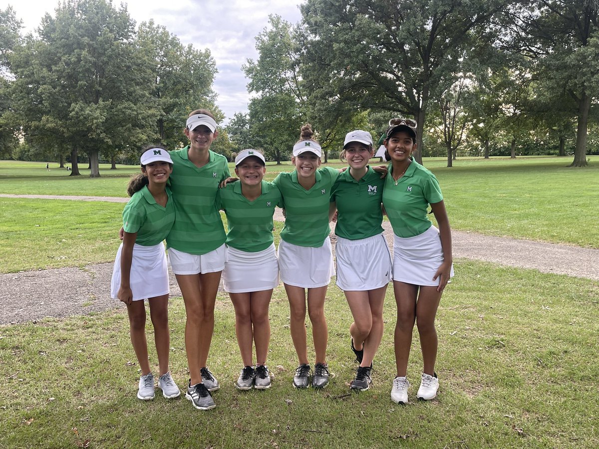 The sun came out in time for golf! Comets came out on top over Fairfield with Ava Datillo as our medalist!! All of our girls did amazing, and our Priya played her first match with confidence, big smiles, and scoring well! I’m a lucky, lucky coach! Way to go girls!! 💚