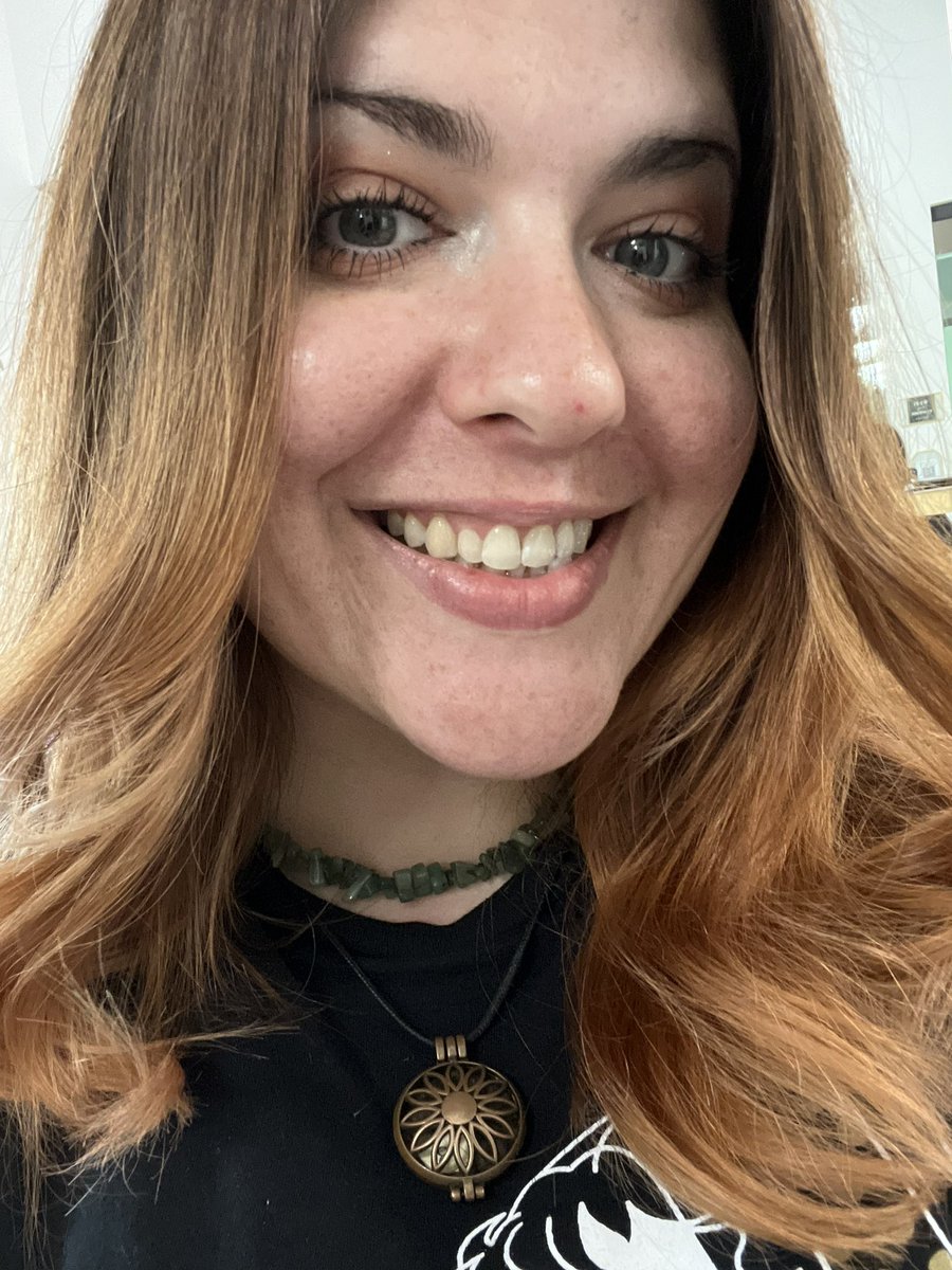 VileVioletkitty's tweet image. Goodbye, blue/green 🫶🏻🍁🔥❤️ #ManeConcept #LupitaSalgado