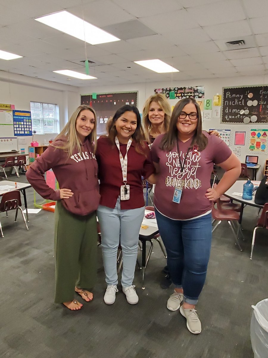 LPELeopards's tweet photo. LPE showing their ❤️ for Uvalde. #ChooseLP https://t.co/x0vHXsxT5s