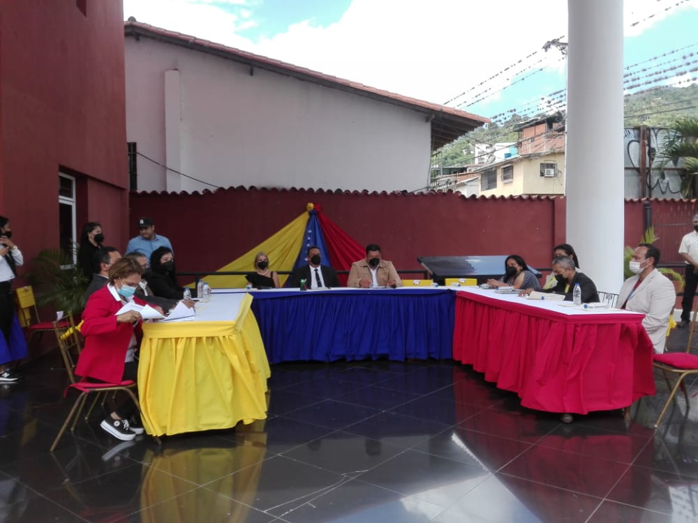 DenitzaQuevedo's tweet photo. #6Sep | En Sesión Solemne del @legislativoTRU, luego de investigación por Subcomisión de Educación, Cultura y Deporte y Comisión Pro Declaratorias Patrimoniales, aprobamos junto al Gob. @Gerardo4fPsuv la Declaratoria como Patrimonio Cultural del Edo. Trujillo al "Vals Conticinio" https://t.co/cwFrOLVTQQ