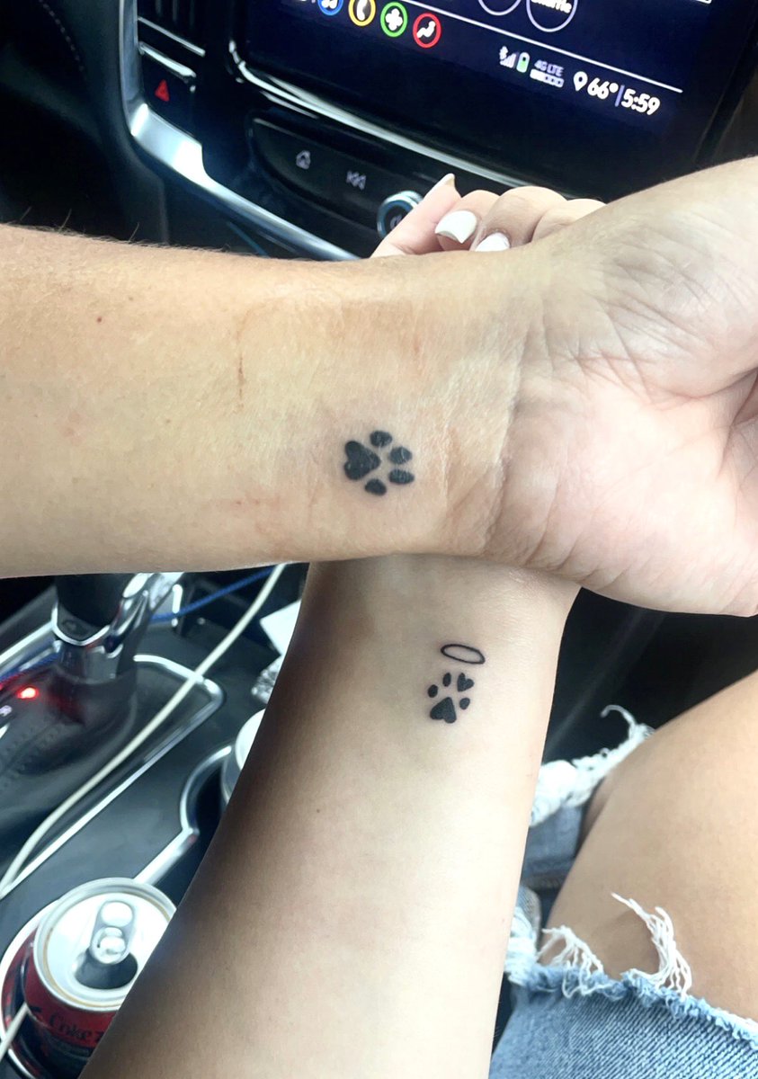 yankegrl22's tweet photo. Our Bailey girl will always be with us. #firsttatto #motherdaughter #chocolatelab #labradorretriever #paw #dogmom https://t.co/yRsMUVRalM
