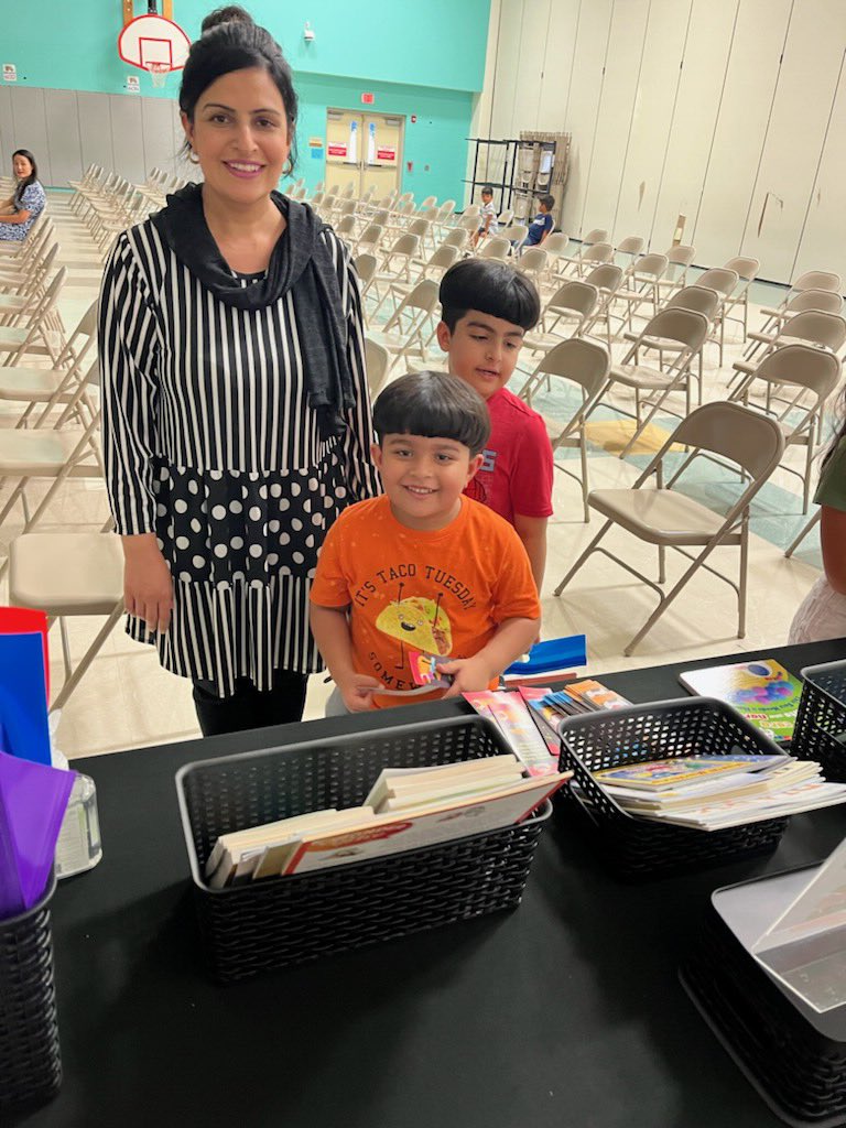 ProjectLEARN3's tweet photo. @AES_Jags Thank you for inviting us to your Open House tonight! We had a great time talking to families and support the Arredondo community! @GStewartkooper @LamarCISD https://t.co/ascT6TxHGP