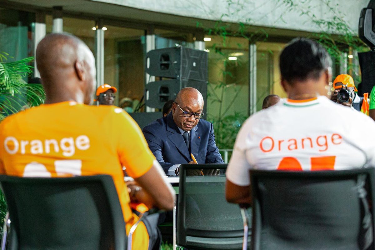 Ligue1Lonaci's tweet photo. Orange Côte d’Ivoire,est de retour dans la grande famille du football ivoirien! 
Un partenariat à large spectre puisqu'il implique le championnat national d’élite (Ligue 1 Lonaci ).
@FIFCI_tweet  @CI_Orange https://t.co/wfIsO7CPiE