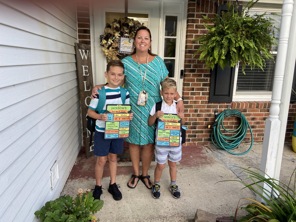 kvillemeadows's tweet photo. 1st day for all of us was a success!! Kindergartener and 3rd grader@GlenwoodES and my first day as a 1st grade teacher @KempsMeadowsES #firstdayofschool https://t.co/lAmSjcNgQa