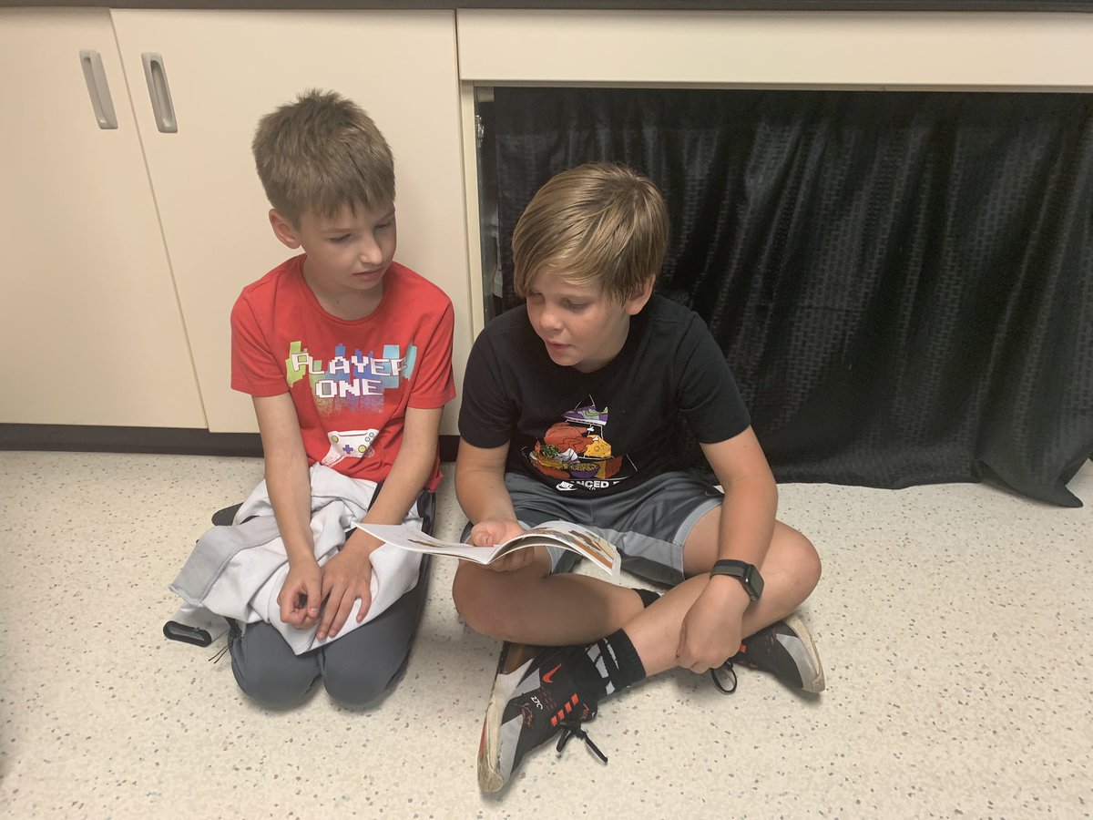 scout615's tweet photo. 5th graders (my group) reading to 3rd graders (my daughter’s group)! I ❤️making student to student connections. Bonus I can work with my own child too! #GLCSryan #GLRead20 @KJCushman3 https://t.co/YUTQ6tJ6IP