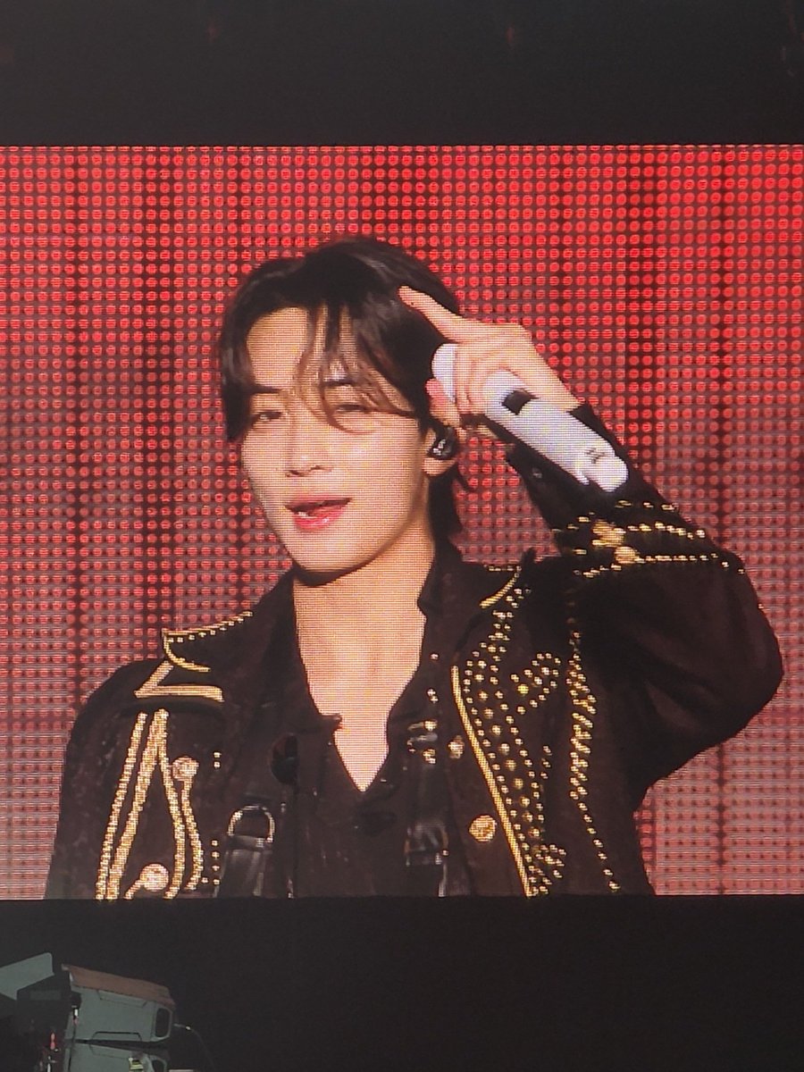 ffallinforgyu's tweet photo. yoon jeonghan so prettyyy oh gosh🥺 https://t.co/IFlaJlMqek