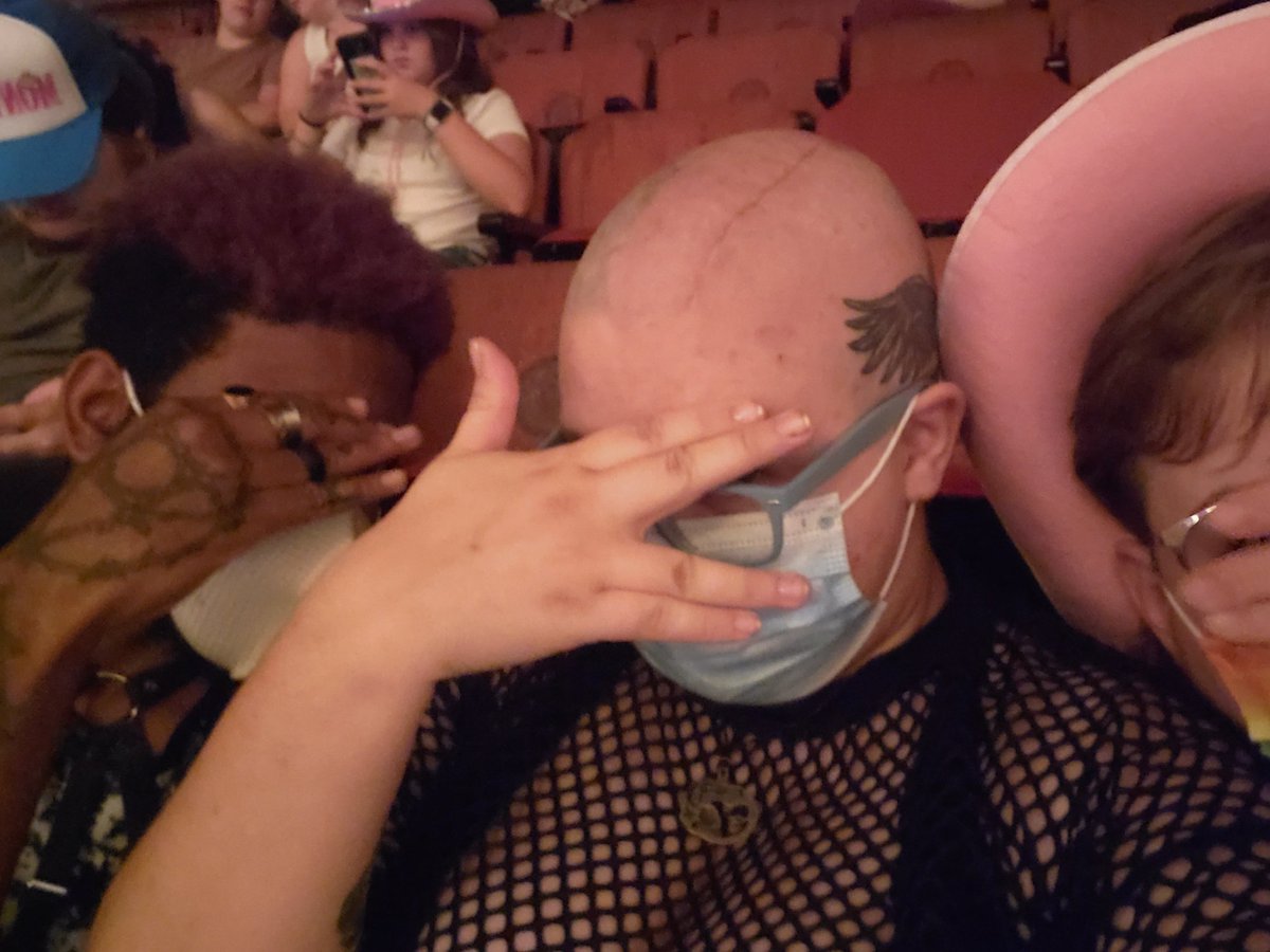 imperator_Q's tweet photo. @LilNasX I'm not l👀king I promise https://t.co/KIt8m8J9vH