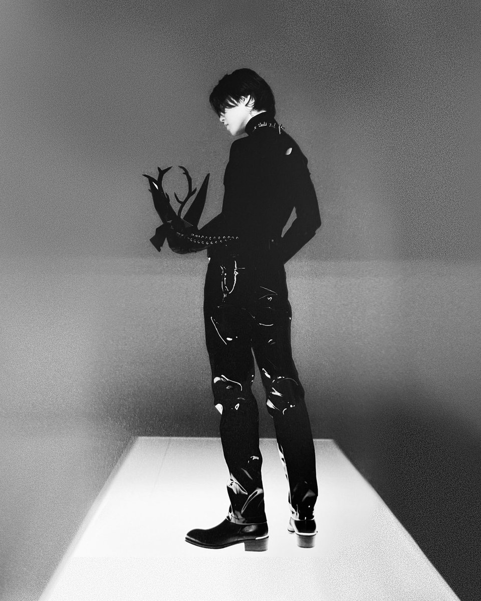 Melisaa_13's tweet photo. Me va a dar un infarto esto es mucho para mi este hombre es perfecto por dios amo el concepto que eligió Jimin  estoy a tus pies Park Jimin 🛐
Estoy completamente enamorada de ti hasta se me olvido de como respirar morí. 😍🥴💜

#JIMIN #parkjimin
JIMIN JIMIN https://t.co/AtXmXzoPSL