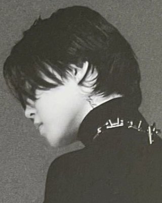 Melisaa_13's tweet photo. Me va a dar un infarto esto es mucho para mi este hombre es perfecto por dios amo el concepto que eligió Jimin  estoy a tus pies Park Jimin 🛐
Estoy completamente enamorada de ti hasta se me olvido de como respirar morí. 😍🥴💜

#JIMIN #parkjimin
JIMIN JIMIN https://t.co/AtXmXzoPSL