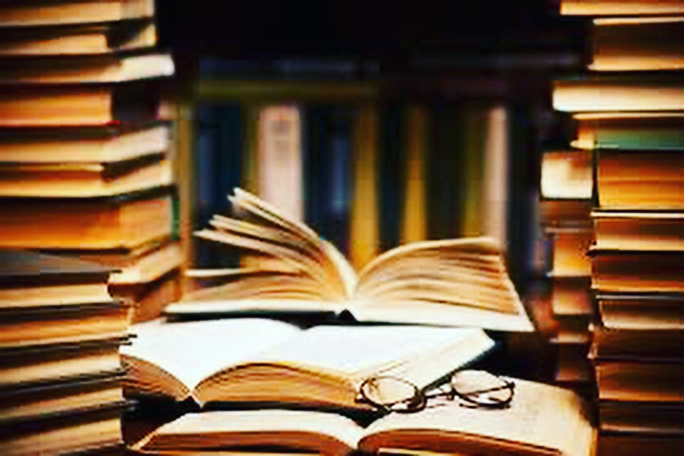 TxSCATweets's tweet photo. It’s #ReadABook day!!
What are you reading? #TxSCA #SchoolCounselors https://t.co/3I37rvieqt