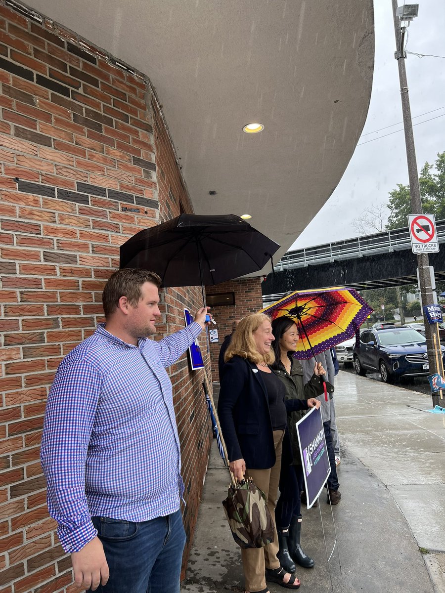 Emma_Crowley_'s tweet photo. It’s after 8PM so @hg_aran can finally breathe. Shout out to the best Field Director and umbrella holder #mapoli https://t.co/Sk1t3GaZys