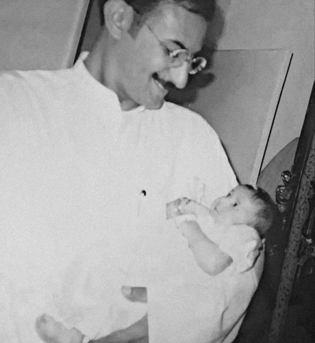 اراحك الله في مرقدك راحةً تسع السموات و الارض وما فيها ، اللهم ارحم والدي رحمة تفوق رجائي و اجعله راضياً مرضياً في أعلى مراتب النعيم ، الله غفرانك ، اللهم عفوك ، اللهم جنتك لوالدي …

⁃ ذكرى سنوية والدي