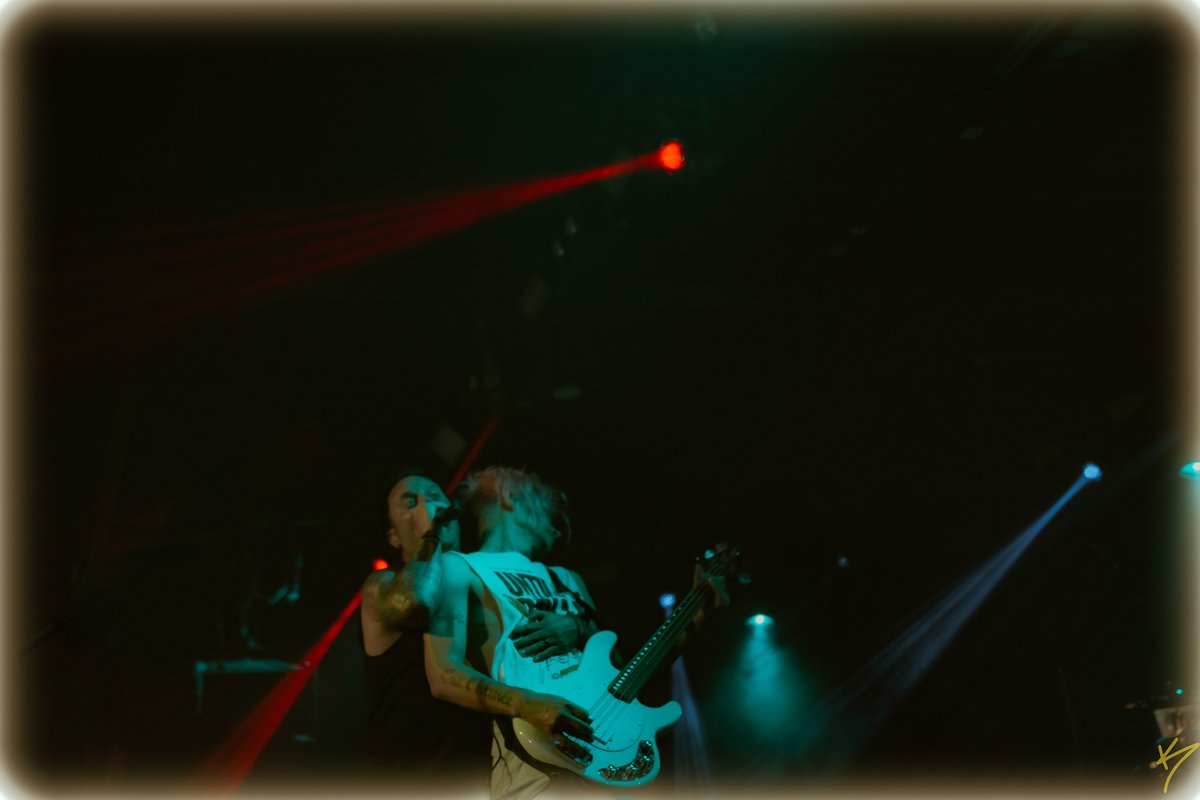 StoryoftheYear's tweet photo. Fort Wayne kicked so much ass! Thank you for screaming every word along with us. https://t.co/PwpBxtEjQD