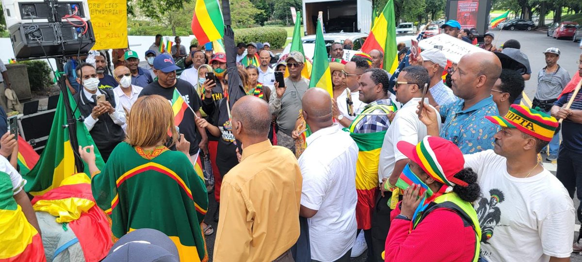 seleshi_b_a's tweet photo. በዋሽንግተን ዲሲ እና አካባቢው እንዲሁም ከሌሎች የአሜሪካ ግዛቶች ወደ ዲሲ በመምጣት የህወሃትን ሶስተኛ ዙር ወረራ እና የተቀናጀ የሃሰት ፕሮፖጋንዳ በመቃወም በኢትዮጵያ ላይ እየተደረገ ያለውን ገደብ የለሽ ያልተገባ ጫና፣ በተደረገው ሰላማዊ 1/3 https://t.co/ZE42evA8Vo