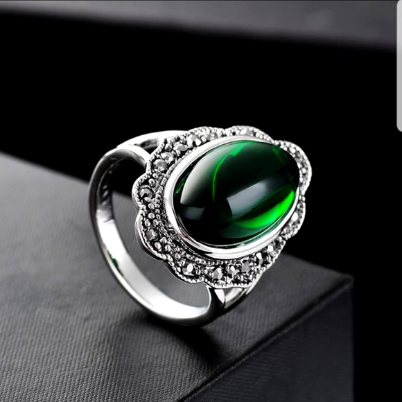 So good I had to share! Check out all the items I'm loving on <a href="/Poshmarkapp/">Poshmark</a> #poshmark #fashion #style #shopmycloset #monteau: posh.mk/AxR4tH6b7sb