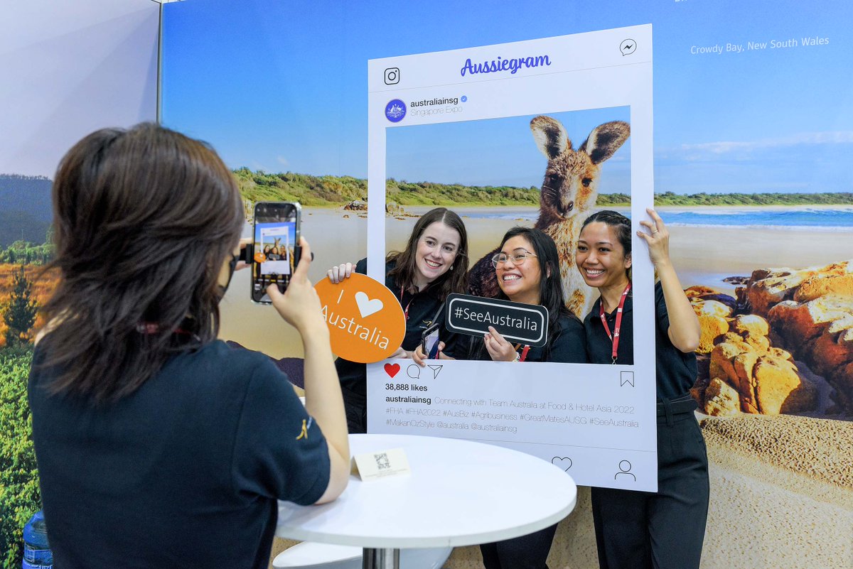 Austrade's tweet photo. Over 200 Australian companies  are currently exhibiting at @foodhotelasia's Food &amp; Beverage #TradeShow 🥗 Come say hello at booth 2D1-03 👋 Look for the 💚💛

Thinking about exporting? Find out how we can help you go further, faster: https://t.co/jHoiWnfiH3 https://t.co/SbTemYJwDH