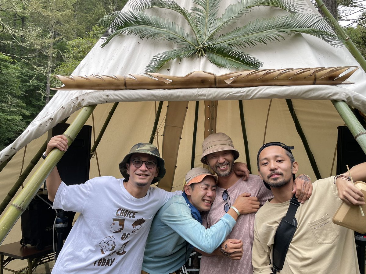 tymemas's tweet photo. 秘境祭最幸でした！
音と人と自然の大秘境🌴
何度も体験したい。
出会えた皆様ありがとうございました！
お疲れ様でした。
我々、焚火dub jointで一枚🔥
@hikyousai @hatenohate https://t.co/fe3kel72aM