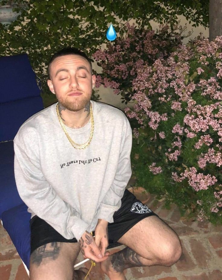macalejandro18's tweet photo. Y todo lo que necesitaba era alguien con alguna razón para que pudiera mantenerme cuerdo.

-Mac Miller☁💗 https://t.co/Soo3hUXXNf