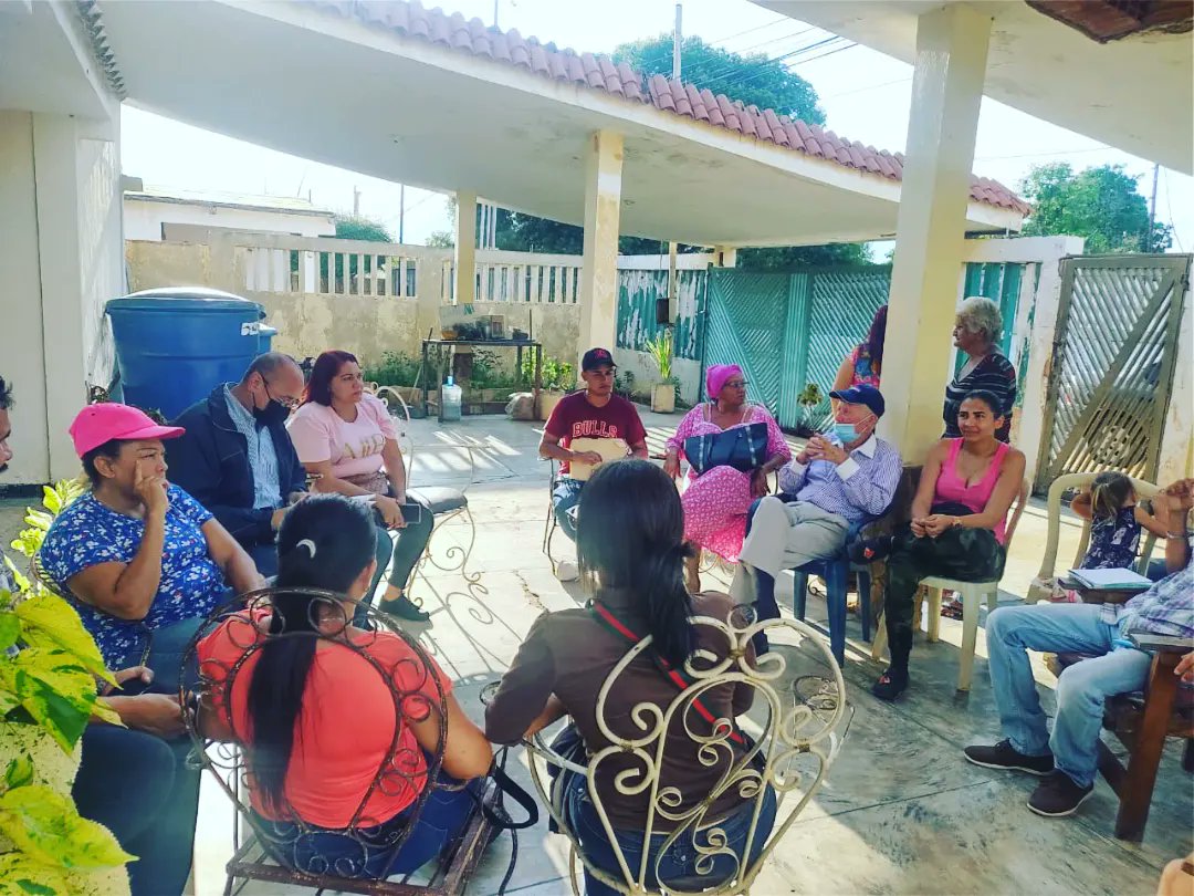 BraulioArias7's tweet photo. Bendecida Noche. Excelente Nuestra 2da Reunión con la Estructura Política del @PartidoUNTZuIia en la Pquia #LuisHurtadoHiguera de #Maracaibo. Estamos Revisando, #Organizando y Planificando la Labor #Social en Pro de las #Comunidades. Vuelve la #Esperanza y el Progreso al #Zulia https://t.co/QryrkU7RIr