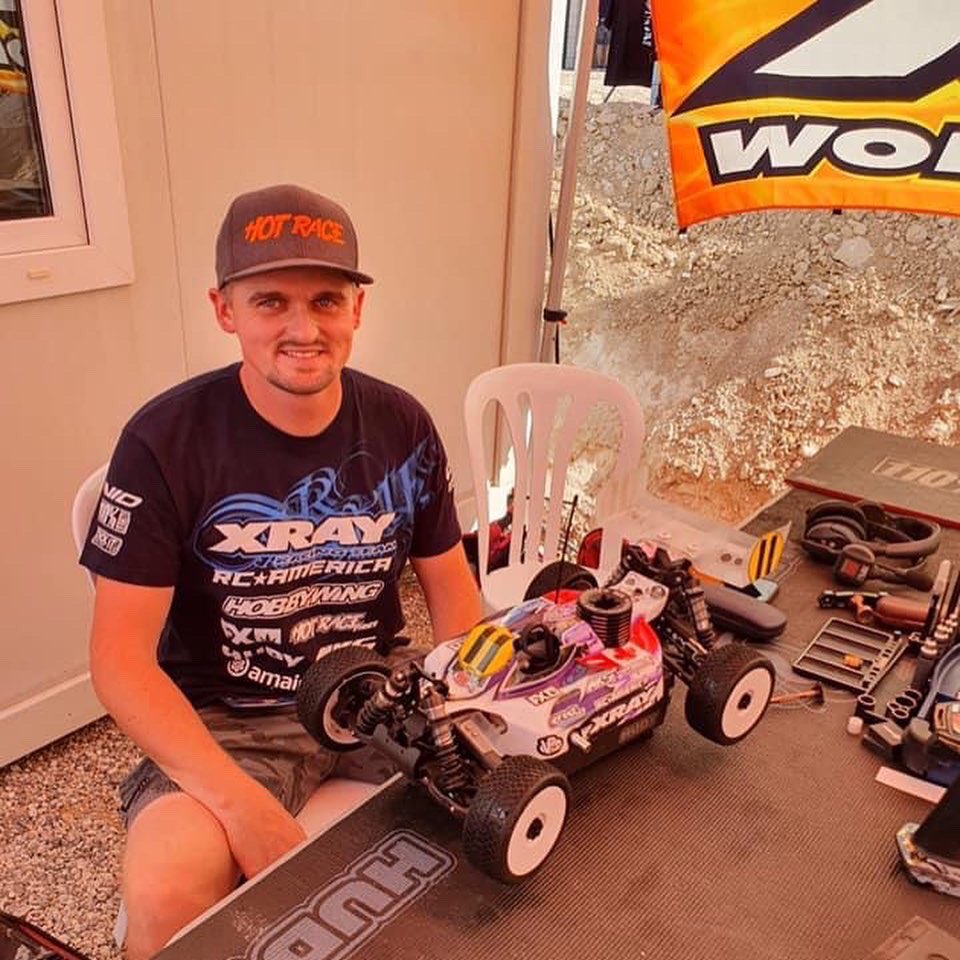 TeamXRAY's tweet photo. 2x XB8 in Top 10 after seeding practice at IFMAR World Championship 1/8 Nitro Buggy in Spain. @brunocoelho18 @tytessmann #XRAY #XRAYracing #XB8 https://t.co/SI5uGg51v0