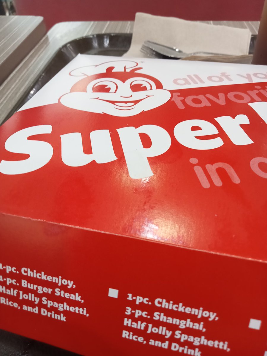 leeleefram's tweet photo. If you have the power to dine ALONE in a crowded fast food chain and you can watch  a movie ALONE without feeling awkward, then you can do ANYTHING.🤗😘 https://t.co/8kywRsYcaJ