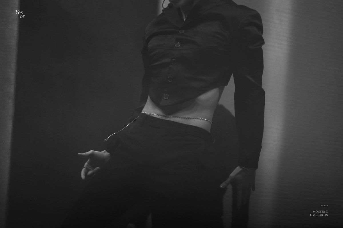 TurtleLoveCat's tweet photo. with every new picture of wildfire hyungwon, my sanity drops 🤕 https://t.co/haaT1dxbky