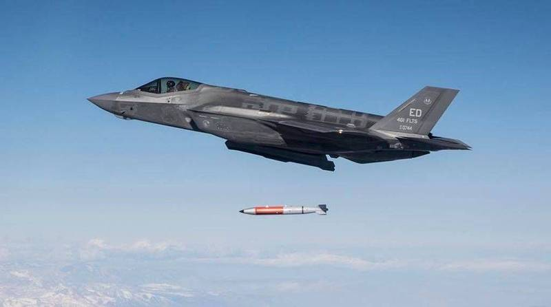 Military_idv_tw's tweet photo. 中國若犯台　美空軍副參謀長：美國會打擊中國後勤補給
https://t.co/Fo98k2VKNH
美國的態度已經越來明顯！美國空軍負責戰略整合的中將副參謀長希諾特6日警告中國如果膽敢武力侵略台灣，美國將會鎖定攻擊中國的核心後勤設施，直接讓中國武力犯台變成「史上最艱難軍事行動」 ... XD

圖：USAF https://t.co/SaM7GAZJbg