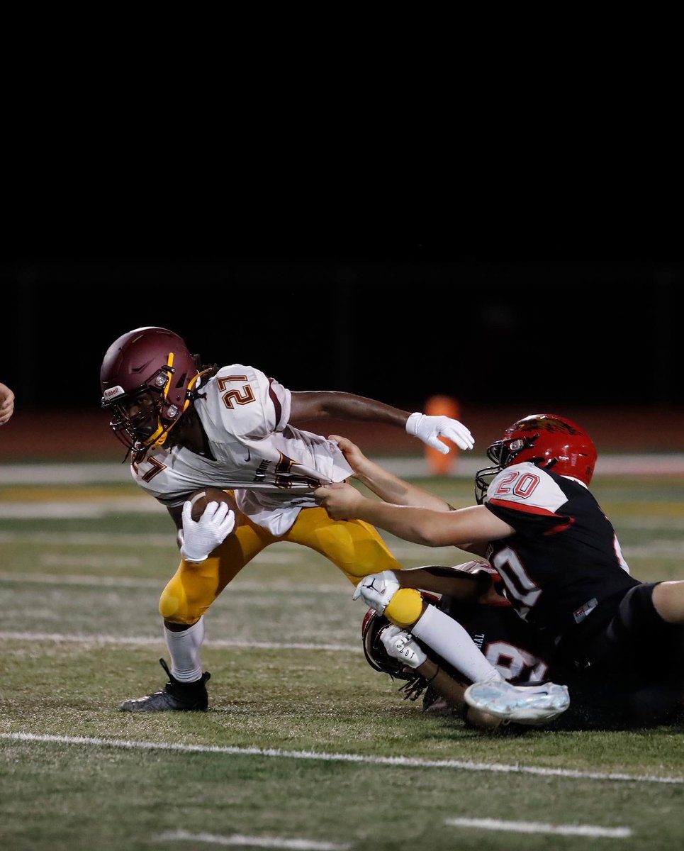 #20 <a href="/NikolaiProcopio/">Nikolai Procopio</a> for the tackle! #DE