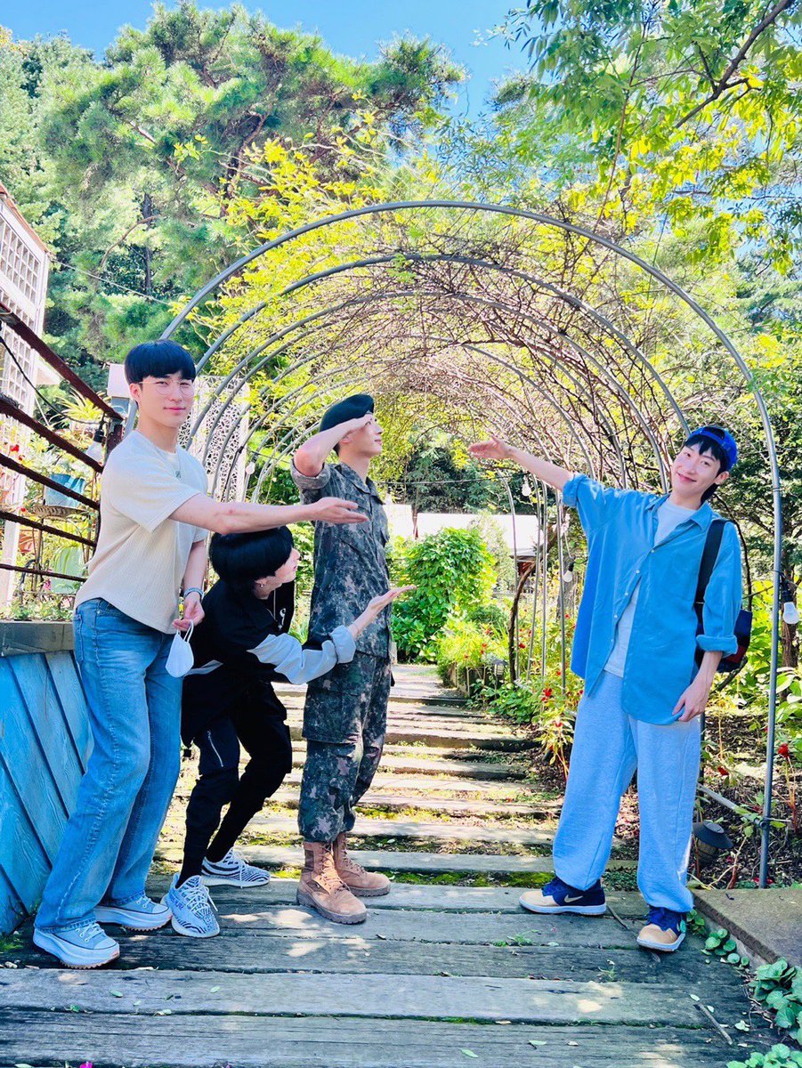 [#ONEWE]

지구로 도착한 날👽🫶