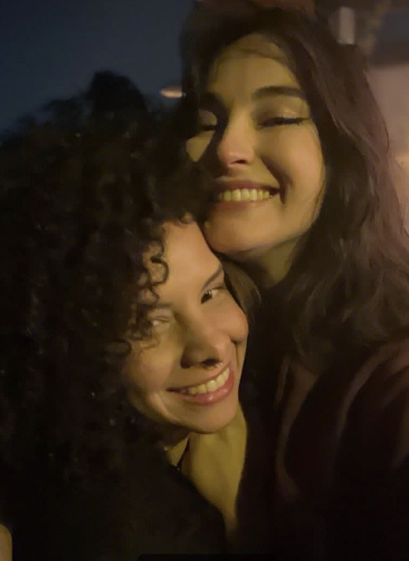 Foi uma disputa linda, uma trajetória incrível, e fico feliz demaaais em poder dizer:
LAYS É MASTERCHEF CAMPEÃ!!!!!!!!!!!! 🥔 🥳 🎉 💥

E parabéeens pra todos nós que demos nosso sangue e coração na cozinha do #MasterChefBR 🤍