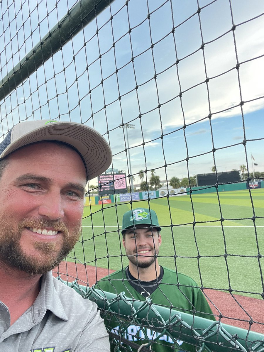 ELassiter36's tweet image. Got to see my boy @brycehubbart get his first professional W tonight! 5 K’s 3 ip 1 hit #ProudCoach #WindyBoys #PowerUp #Reds #Tortugas