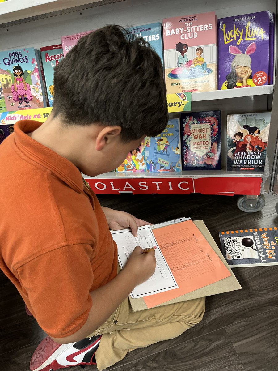 SCOTSLibrary1's tweet photo. Teaching our Mighty Hawks where to find the price of a book and how much it costs with tax. Our kids want to make sure they have enough money to buy their books. #3rdandup #takespractice #riverside4ever ❤️ @YISDLibServices @CHESMightyHawks @SophiaVFierro1 https://t.co/qXjzNJEVoY