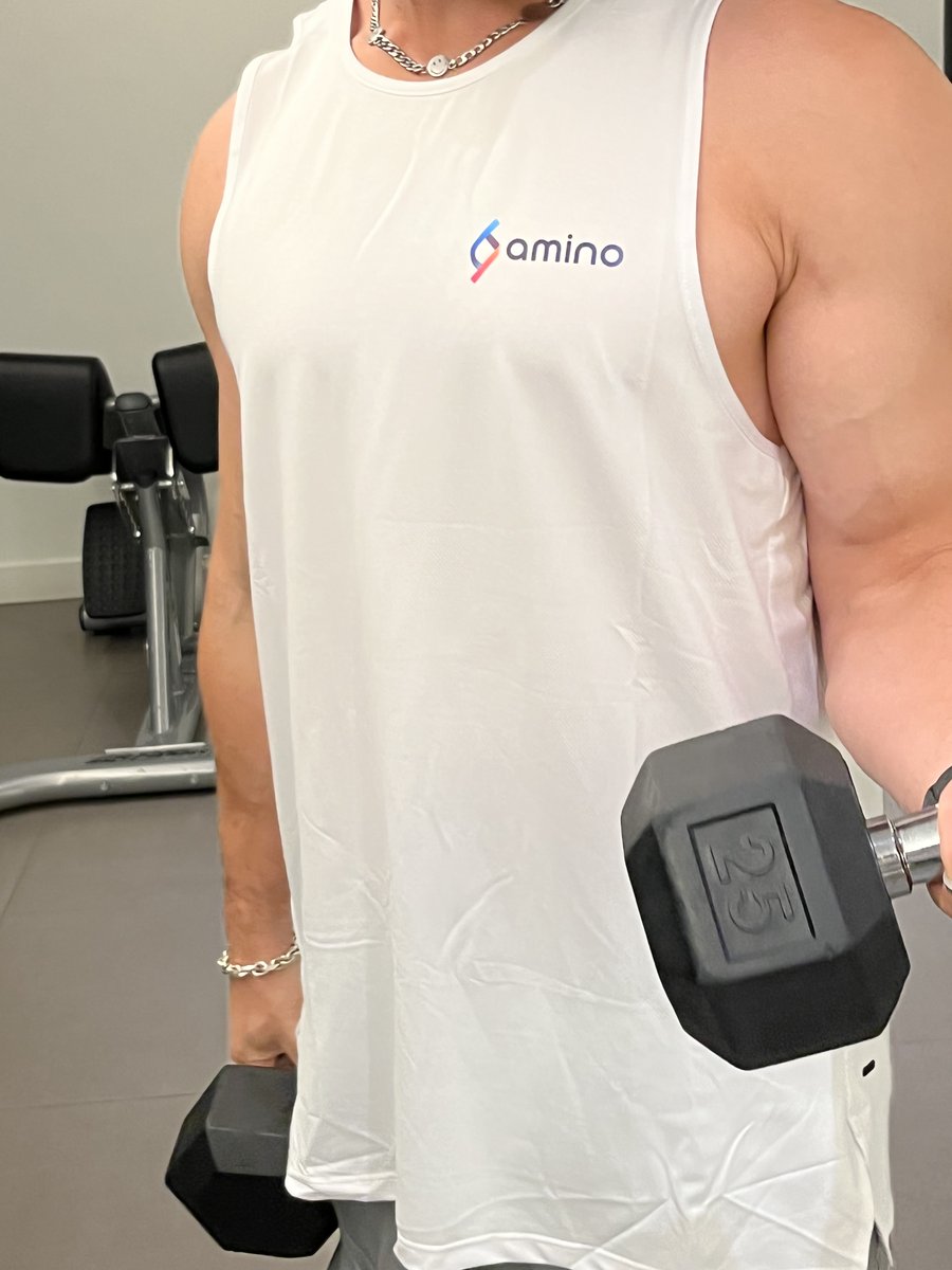 fitcoin's tweet image. Sneak peak of some of our workout gear 💪
(also sneak peak of our name change as we move on from just a fitness coin to the future biggest health, sports and fitness rewards company in the world 🤫)