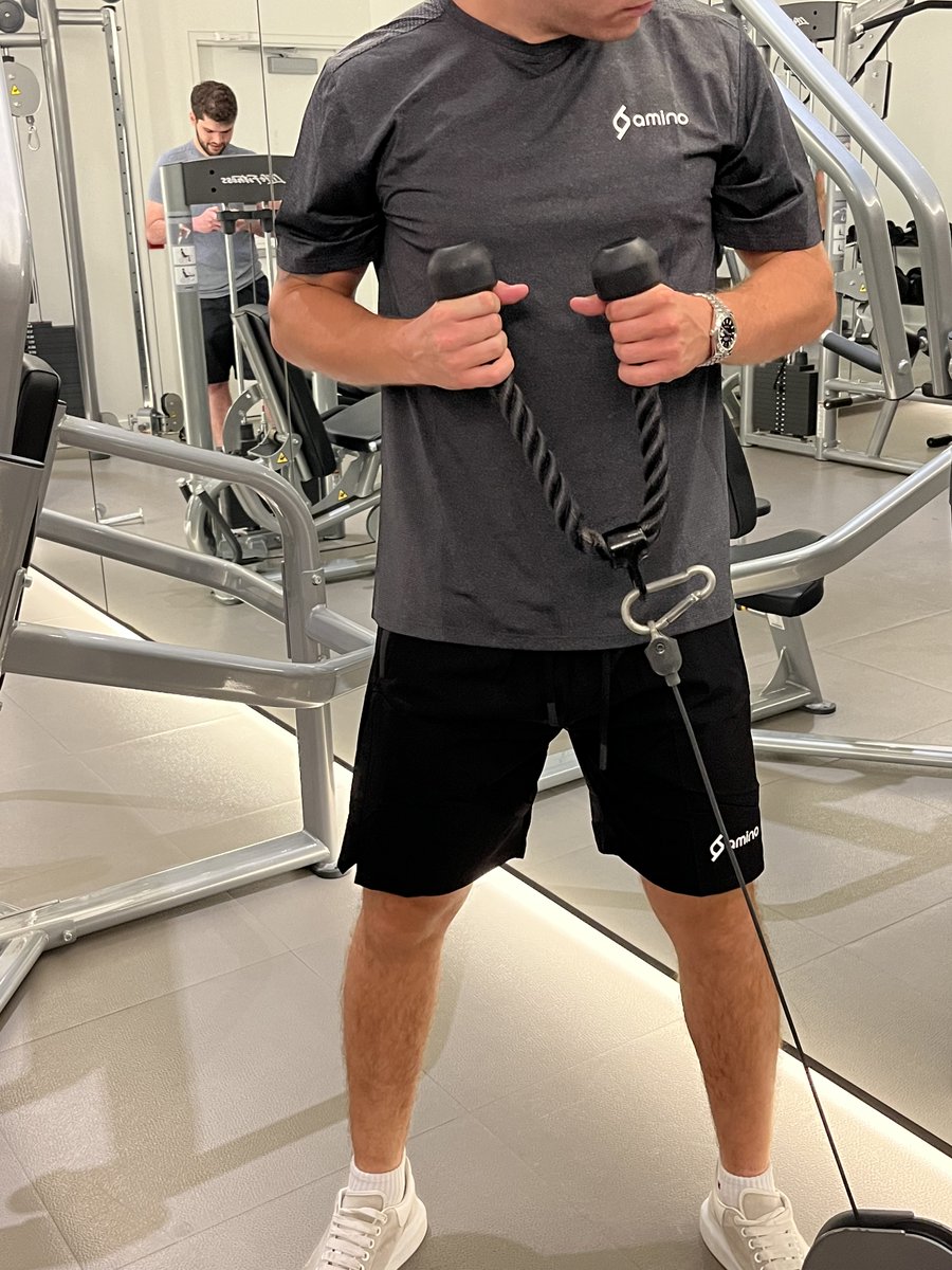 fitcoin's tweet image. Sneak peak of some of our workout gear 💪
(also sneak peak of our name change as we move on from just a fitness coin to the future biggest health, sports and fitness rewards company in the world 🤫)